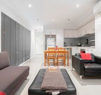 Conveniently Located Luxury Home 10 Mins from CBD - Newcastle Accommodation