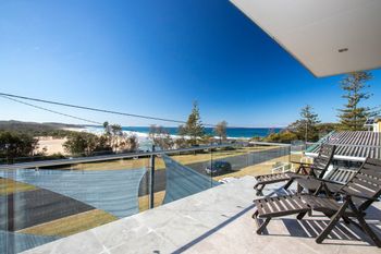 DOLPHIN VIEWS - Newcastle Accommodation 0