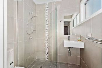 DOLPHIN VIEWS - Newcastle Accommodation 1