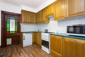 Spacious 3 Bedroom Minutes To CBD - New Castle Tourism 0
