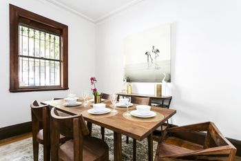Spacious 3 Bedroom Minutes To CBD - New Castle Tourism 3