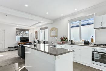 Wellington Street Cottage - New Castle Tourism 0