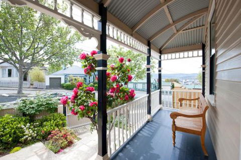 Library House - New Castle Tourism 6