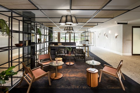 Majestic M Suites - New Castle Tourism 3