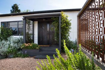 Alba House - New Castle Tourism 0