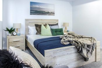 Vibrant City Pad - New Castle Tourism 3