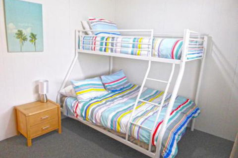 The Relax Shack At Culburra Beach Sleeps 7 - Newcastle Accommodation 4