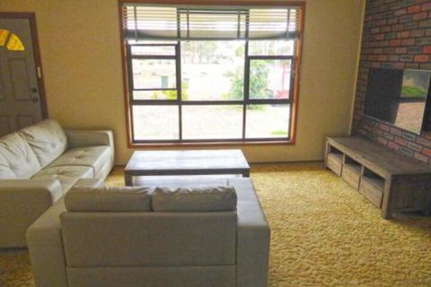 Kellys Getaway At Culburra Beach - Newcastle Accommodation 4