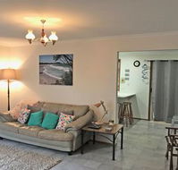 Narrawallee Escape - Newcastle Accommodation