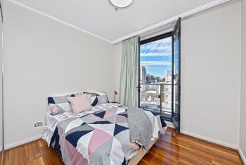 Deluxe Sydney Central Penthouse With Pool & Gym - Newcastle Accommodation 6