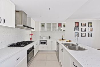 Deluxe Sydney Central Penthouse With Pool & Gym - Newcastle Accommodation 5