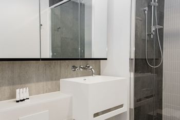 Avant Tower Apartment - New Castle Tourism 3