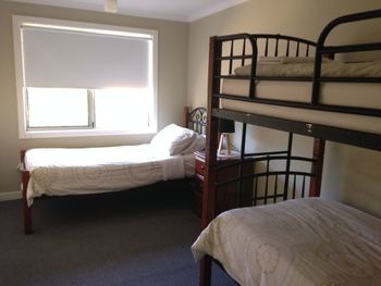 Port Lincoln Holiday Houses - New Castle Tourism 2