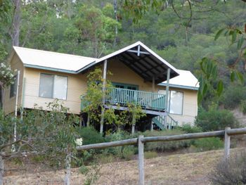 Nannup Valley Chalets - New Castle Tourism 2