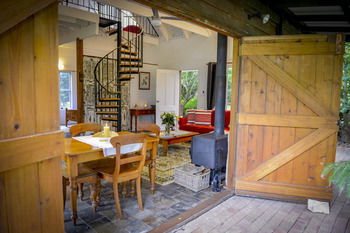 Arcadia Bed & Breakfast & Cottages - Newcastle Accommodation 6