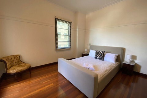 Art Deco Luxury On Elizabeth Quay - New Castle Tourism 6