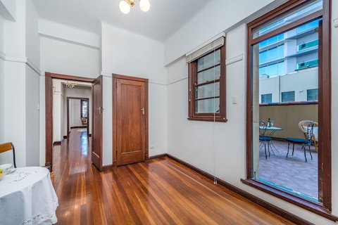 Art Deco Luxury On Elizabeth Quay - New Castle Tourism 3