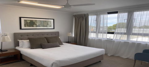 Airtrip Apartments On Carlyle St. Mackay - Newcastle Accommodation 5