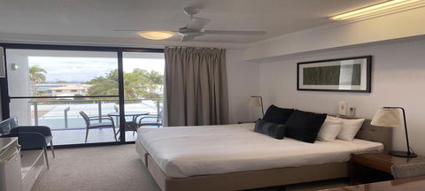 Airtrip Apartments On Carlyle St. Mackay - Newcastle Accommodation 6