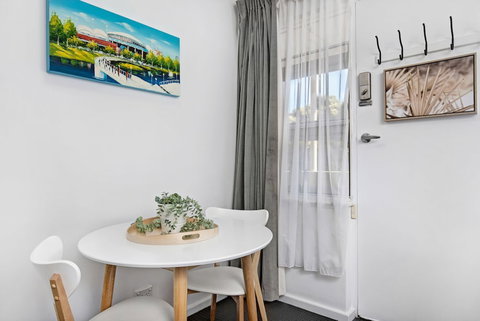 Bayscape Studio Glenelg - Newcastle Accommodation 3