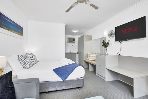 Bayscape Studio Glenelg - Newcastle Accommodation 4