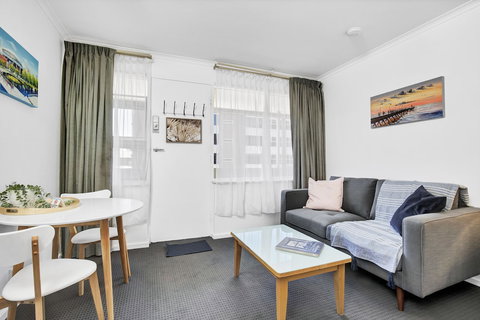 Bayscape Studio Glenelg - Newcastle Accommodation 2