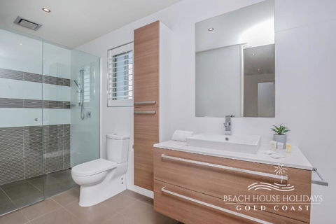 Absolute Beachfront Holiday House - Newcastle Accommodation 2