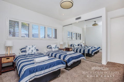 Absolute Beachfront Holiday House - Newcastle Accommodation 1