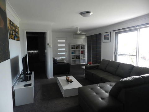 Yamba Norfolk Motel - New Castle Tourism 1