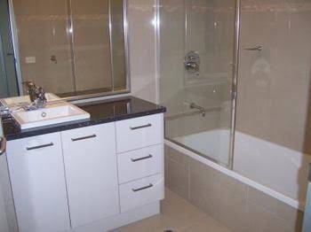 Harbour Views - Newcastle Accommodation 4