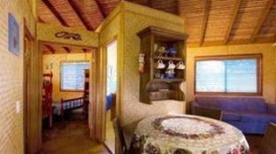 Straddie Bungalows - Newcastle Accommodation 1