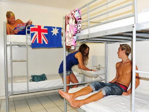 Flying Monkey Backpackers - Newcastle Accommodation 0