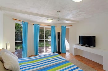 A PERFECT STAY - Clarkes Beach Villa - New Castle Tourism 3