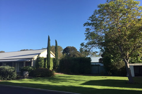 Alexander Cameron Suites - New Castle Tourism 1