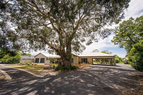 Alexander Cameron Suites - New Castle Tourism 3