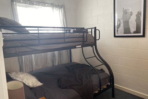 Apartment On Tennyson - New Castle Tourism 6