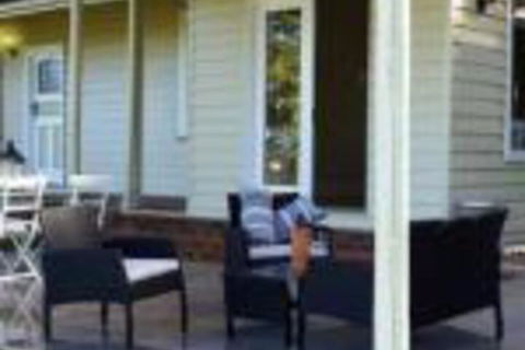 Eagles View Bed & Breakfast - Newcastle Accommodation 0