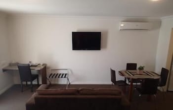 Augusta Courtyard Motel - New Castle Tourism 6