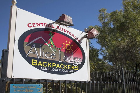 Alice Lodge Backpackers - New Castle Tourism 2