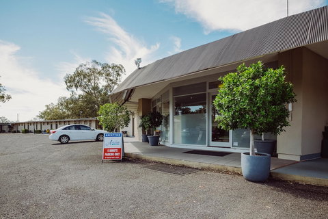 Artesian Spa Motel - New Castle Tourism 0