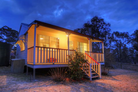 Accommodation Creek Cottages - New Castle Tourism 6