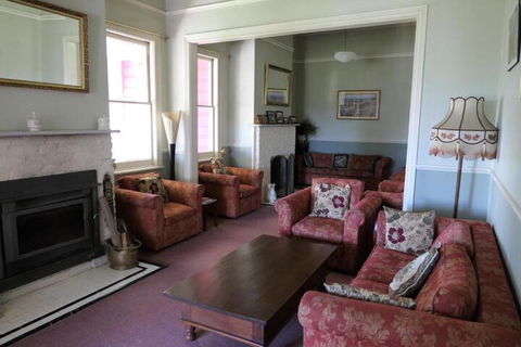 Norwood Mountain Lodge - New Castle Tourism 0
