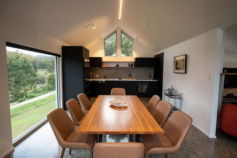 Adventure Bay Retreat - New Castle Tourism 3