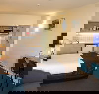 Shoreline Hotel - New Castle Tourism