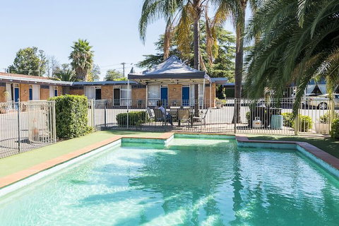 Plainsman Motel - New Castle Tourism 1