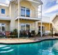 Seaside Spa Retreat - Newcastle Accommodation