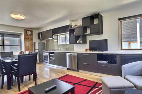 Cape Cod - Newcastle Accommodation 0