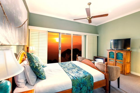 Avocado Sunset B&B - New Castle Tourism 5