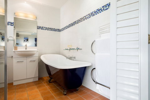 Avocado Sunset B&B - New Castle Tourism 1