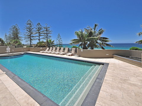 Clubb Coolum Beach Resort - Newcastle Accommodation 1